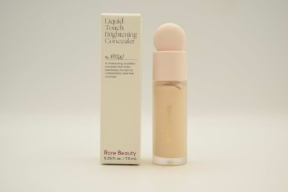Picture of Rare Beauty by Selena Gomez Liquid Touch Brightening Concealer 170W