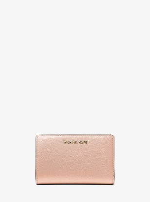 Picture of Medium Pebbled Leather Wallet in SOFT PINK