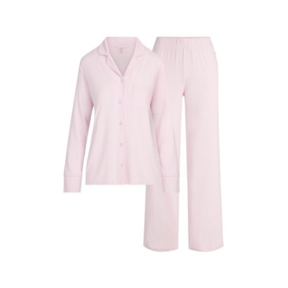 SKIMS SLEEP LONG SLEEVE BUTTON UP SET | BLOOM ON A MODEL FRONT VIEW
