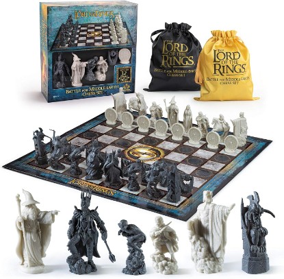 Picture of Lord of the Rings Battle for Middle Earth Chess Set