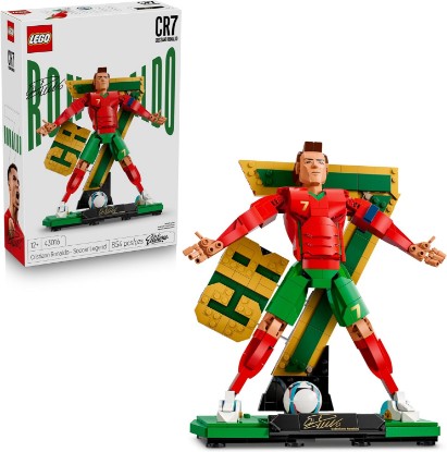 Picture of LEGO Editions Cristiano Ronaldo – Soccer Legend - Building Set for Boys & Girls, Ages 12+ - Collectible Soccer Gift with Plaque - Kids Bedroom or Shelf Decor - 43016