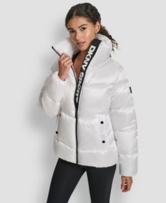 https://slimages.macysassets.com/is/image/MCY/products/5/optimized/34770905_fpx.tif