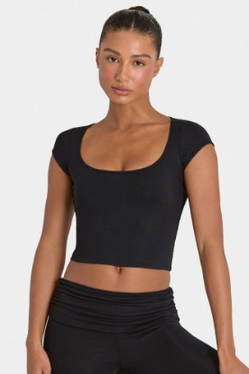 Bo+Tee model Kiele wearing the ButterCloud Full Top in Black Modal fabric perfect for running errands