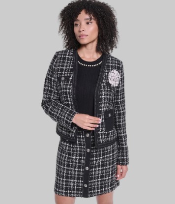 صورة CROPPED TWEED FLORAL APPLIQUÉ JACKET
