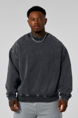5095 - Elevated Essentials - Crewneck - Heavyweight cotton crewneck with a relaxed fit and ribbed cuffs. Soft interior and minimal 'Elevated' branding for a comfortable, premium everyday essential in Grey Wash.