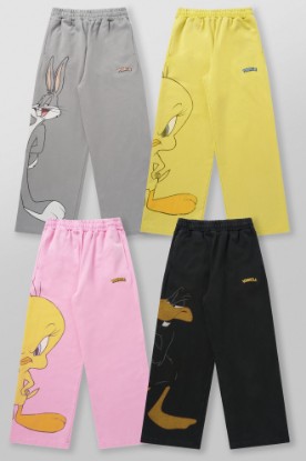 صورة 2169 - Looney Tunes Character Sweats