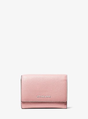 صورة Bryant Medium Pebbled Leather Wallet in SMOKEY ROSE